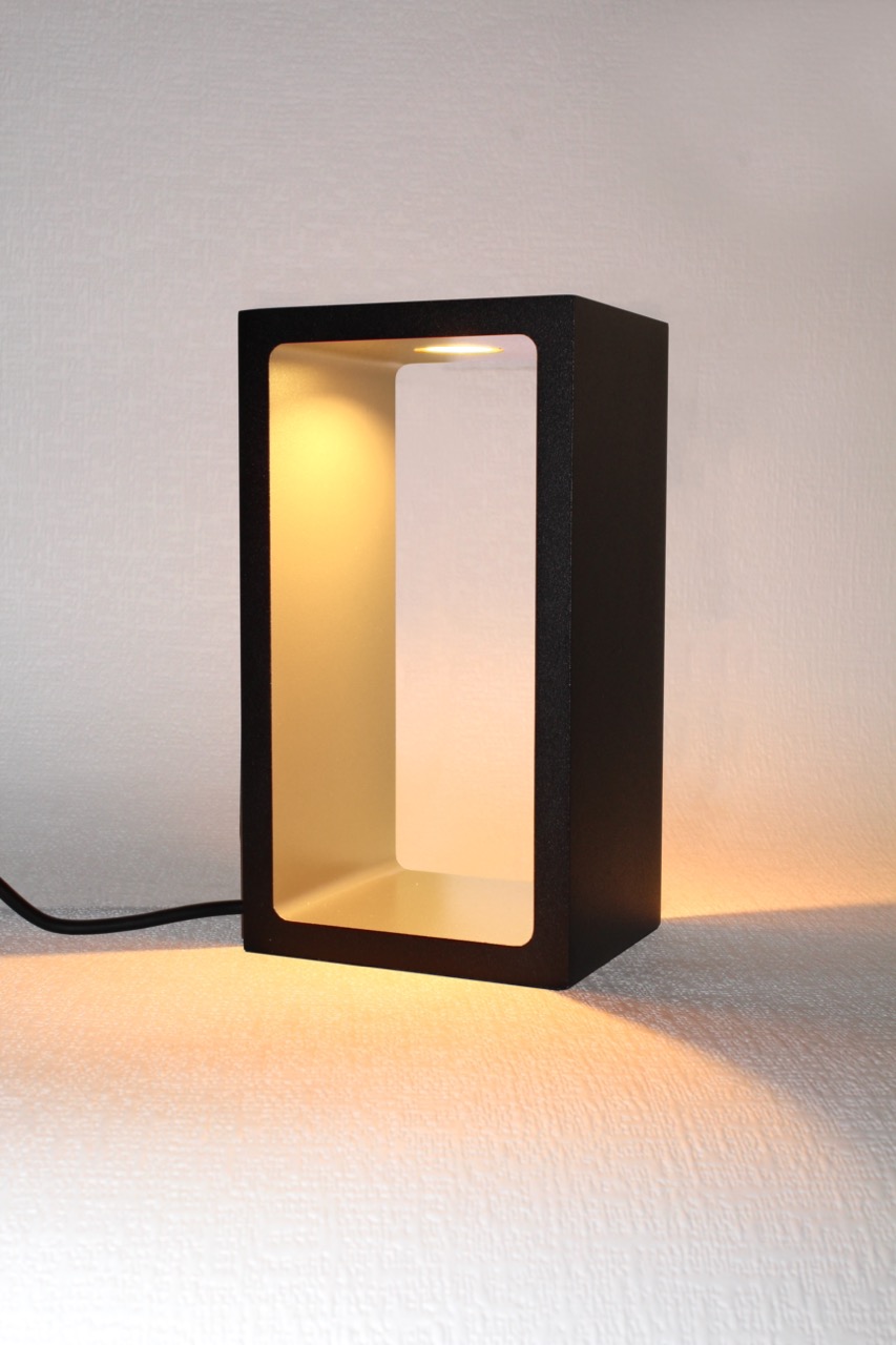 Artdelight Corridor - Tafellamp - 18, 2 X 10 X 8 Cm - 3 Stappen Dimmer - 6W Led Incl. - IP40 - Zwart En Mat Goud