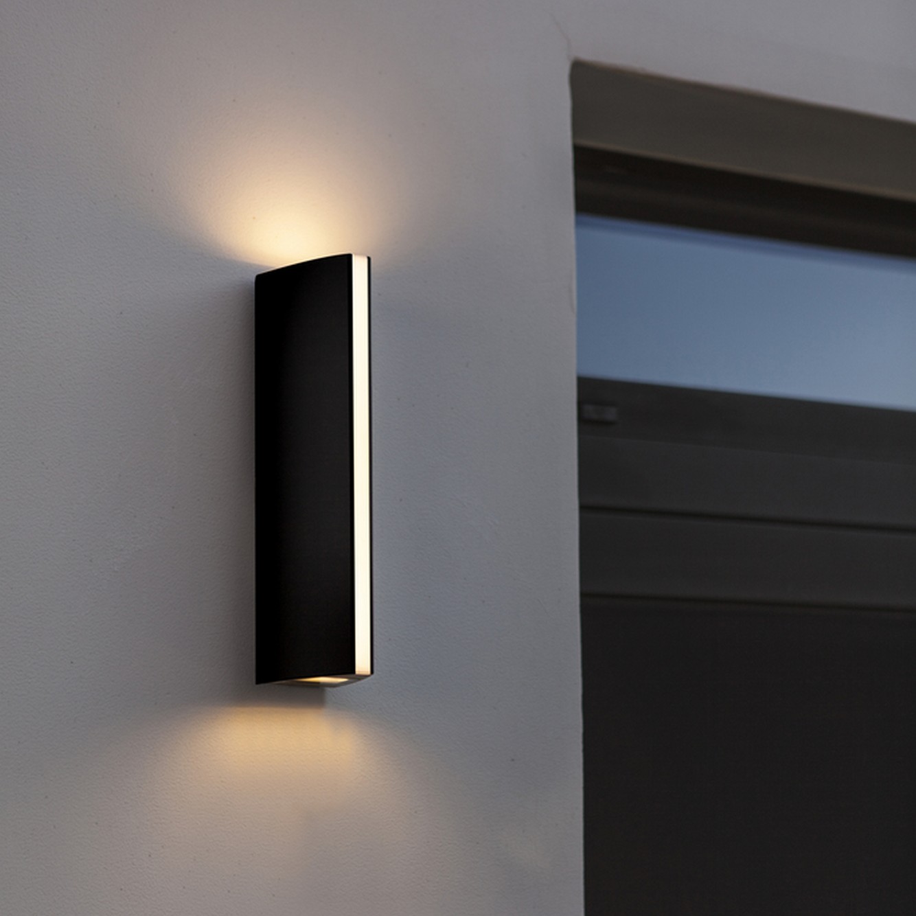 Lutec Leo - buiten wandlamp - 6 x 8 x 30 cm - 14,5W LED incl. - IP54 - donkergrijs