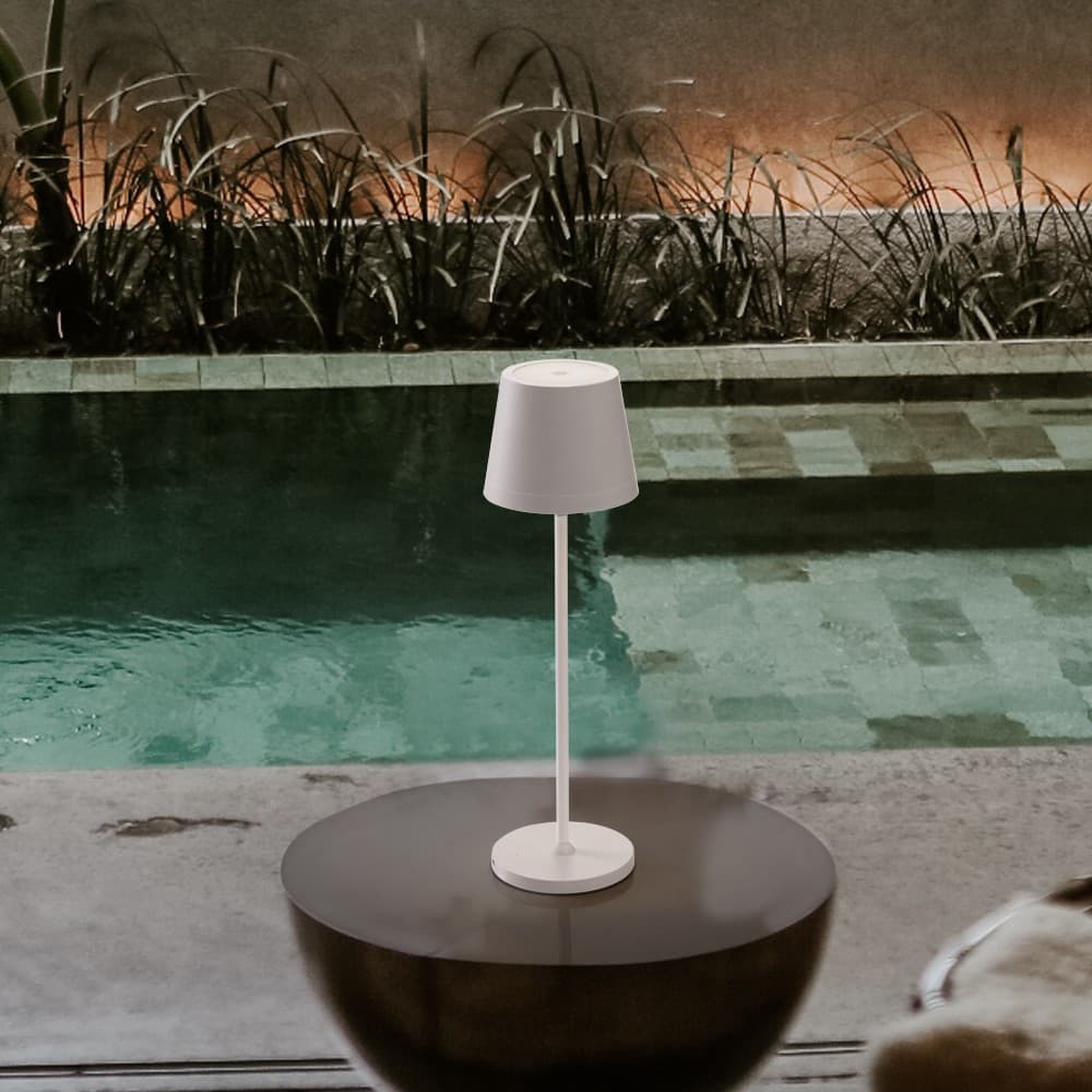 Nova Luce Seina - tafellamp met usb-poort - Ø 11,4 x 39,5 cm - 2W dimbare LED incl. - IP54 - zandwit