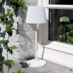 Lucide Justine - draadloze buiten tafellamp met laadstation - Ø 13,5 x 38 cm - 2W dimbare LED incl. - IP54 - wit