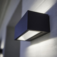 Lutec Gemini - buiten wandlamp - 22 x 10 x 8 cm - 21W LED incl. - IP54 - donkergrijs - wit