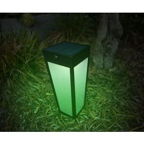 Lutec Dias - grondlamp op piek met zonne-energie en bewegingssensor - 12,2 x 12,2 x 48,4 cm - 8,4W LED dimbaar + RGB via app - IP44 - zwart met frosted glas 