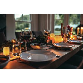 ONE Light LED Flickering Candle - Ø 10 x 15 cm - inclusief 2 x AA-batterijen