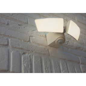Lutec Artica - buiten wandverlichting met bewegingsmelder - slimme verlichting - Lutec Connect - 12 x 28 x 14,5 cm - 14,5W LED incl. - IP44 - wit