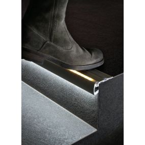 Klus STEP - LED profiel voor trapranden - 4,1 x 8 cm - 200cm lengte - zwart