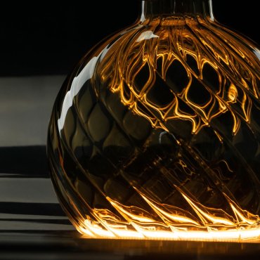Segula LED lamp - Floating Line Twisted - Ø 20 x 23 cm - E27 - 6W dimbaar - 1900K - gerookt