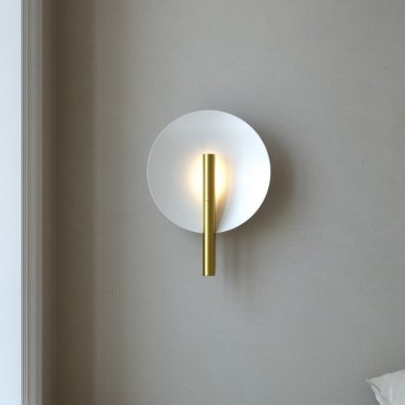 Design For The People Furiko - wandlamp - 31,6 x 42,3 cm - geborsteld messing