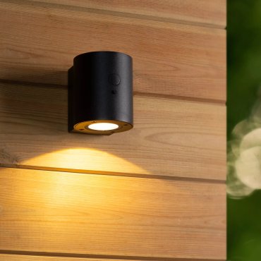 Lucide Perth - buiten wandlamp met dag- nachtsensor op zonne-energie - 12,6 x 9 x 10,5 cm - 1W dimbare LED incl. - IP54 - zwart