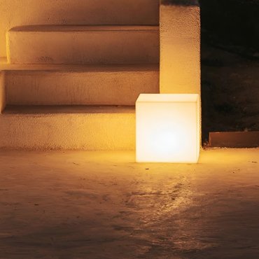 New Garden Cuby - oplaadbare tafellamp op zonne-energie met afstandsbediening - 32 x 32 x 32 cm - 1W RGB LED incl. - IP65 - wit