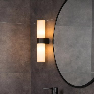 Lucide Jesse - wandverlichting - 5,5 x 8 x 29 cm - IP44 - zwart en opaal