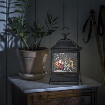 Konstsmide kerstverlichting - sneeuwlantaarn met kerstman en eland op batterijen - 17,5 x 8,5 x 25 cm - bruin