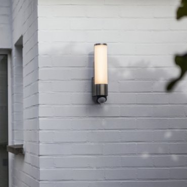 Lutec Leda - buiten wandlamp met sensor - 7 x 11 x 34 cm - 15,5W LED incl. - IP44 - grijs