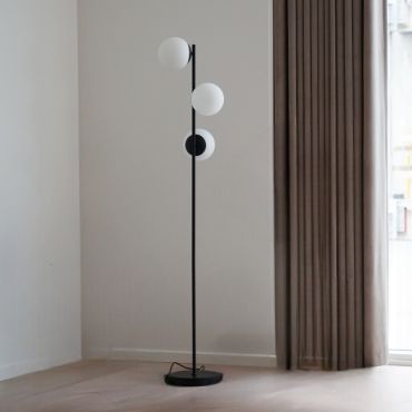 Nordlux Lilly - staanlamp - Ø  23 x 150 cm - zwart en opaal wit