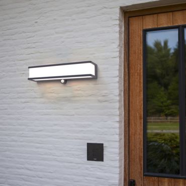 Lutec Doblo - buiten wandverlichting op zonne-energie met bewegingsmelder - 9,1 x 35 x 9 cm - 16,5W LED incl. - IP44 - donkergrijs