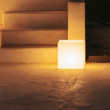 New Garden Cuby - oplaadbare tafellamp op zonne-energie met afstandsbediening - 32 x 32 x 32 cm - 1W RGB LED incl. - IP65 - wit