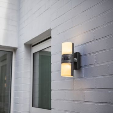 Lutec Cyra - buiten wandlamp met sensor - 7 x 12 x 24 cm - 2 x 8,25W LED incl. - IP54 - donkergrijs