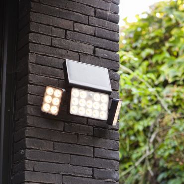 Lutec Tuda - buiten wandverlichting op zonne-energie met bewegingsmelder - slimme verlichting - Lutec Connect - 32,1 x 11,7 x 20,9 cm - 13W LED incl. - IP44 - zwart