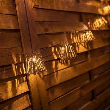 New Garden Carina - lichtslinger - 3,3 meter slinger waarvan 1,5 meter snoer - 10 LED-lampen incl. - IP44 - hout