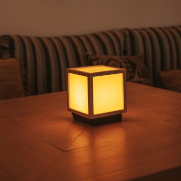 New Garden Vega - oplaadbare tafellamp op zonne-energie met afstandsbediening - 12 x 12 x 14 cm - 3W LED incl. - IP44 - bamboe