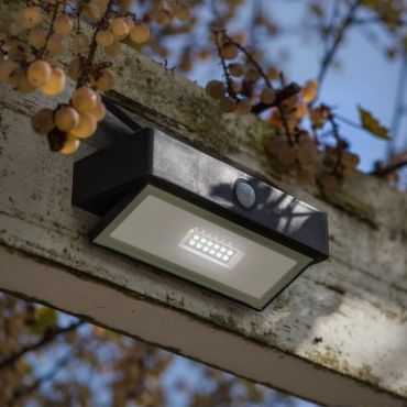 Lutec Arrow - buiten wandlamp met sensor op zonne-energie - 17 x 7 x 11 cm - 2,3W LED incl. - IP44 - donkergrijs