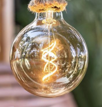 New Garden LED Filament lamp - Ø 12,5 x 17,5 cm - 4,5W - 3V - 2200K - amber