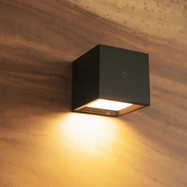 New Garden Box 8 - oplaadbare wand/plafondlamp - 7,5 x 7,5 x 7,5 cm - zwart