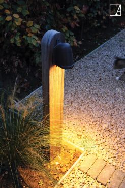 Authentage Balume on Wooden Pole - tuinpaal - 11 x 14 x 100 cm - IP43 - brons