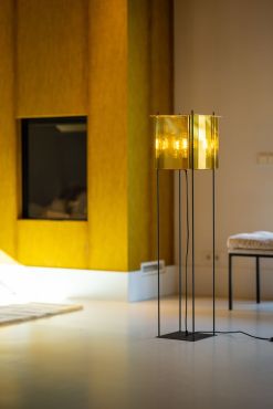 ETH Cube - vloerlamp - 30 x 30 x 130 cm - zwart, goud en zilver