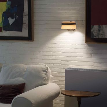 Faro Loop - wandverlichting - 19 x 24 x 13 cm - 6W dimbare LED incl. - bruin en zwart - Essenhout