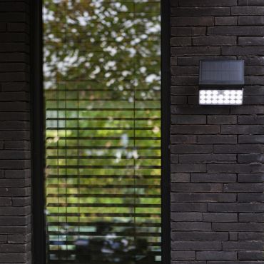 Lutec Tuda - buiten wandverlichting op zonne-energie met bewegingsmelder - slimme verlichting - Lutec Connect - 18 x 11,1 x 19,2 cm - 8,5W LED incl. - IP44 - zwart