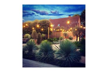 TWEEDEKANS - Zangra lichtslinger - 10 meter - 10 x 1W LED incl. - IP44 - warmwitte lichtkleur - zwart