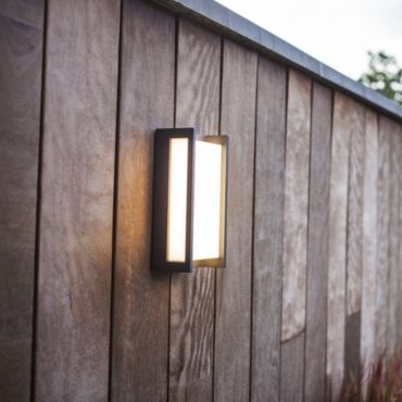 Lutec Qubo - buiten wandlamp - slimme verlichting - Lutec Connect - 11 x 7 x 22 cm - 16W LED incl. - IP54 - donkergrijs