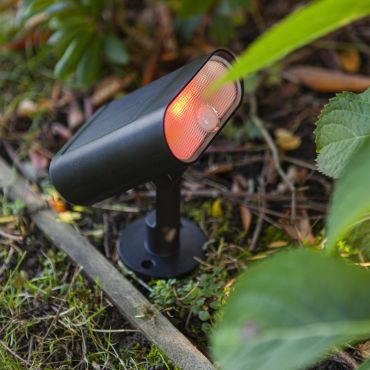 Lutec Ginbo - grondspot op piek en zonne-energie met bewegingsmelder - slimme verlichting - Lutec Connect - 8,6 x 10,9 x 15,5 cm - 7W LED incl. - IP54 - zwart