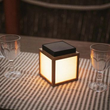 New Garden Vega - oplaadbare tafellamp op zonne-energie met afstandsbediening - 12 x 12 x 14 cm - 3W LED incl. - IP44 - bamboe