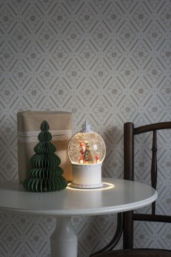 SHOWROOMMODEL - Konstsmide kerstverlichting - sneeuwlantaarn met 4 kerstmannetjes op batterijen - Ø 12,5 x 21 cm - antiek wit