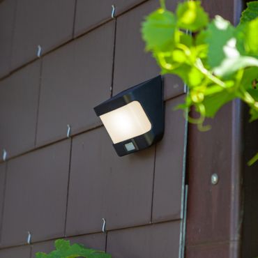 Lutec Try - buiten wandverlichting met sensor op zonne-energie - 12,5 x 11,8 x 6,9 cm - 8W LED incl. - IP54 - zwart