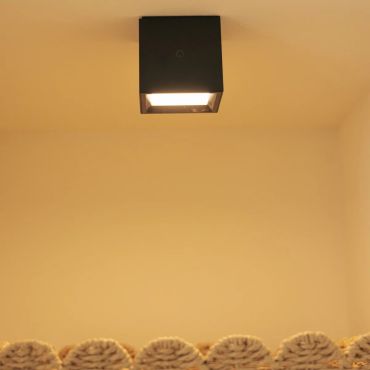 New Garden Box 8 - oplaadbare wand/plafondlamp - 7,5 x 7,5 x 7,5 cm - zwart