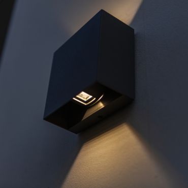 Lutec Gemini Beams - 11 x 11 x 5,4 cm - 10W LED incl. - IP54 - zwart - warm wit