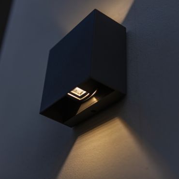 Lutec Gemini Beams - 11 x 11 x 5,4 cm - 7,5W LED incl. - IP54 - zwart - warm wit